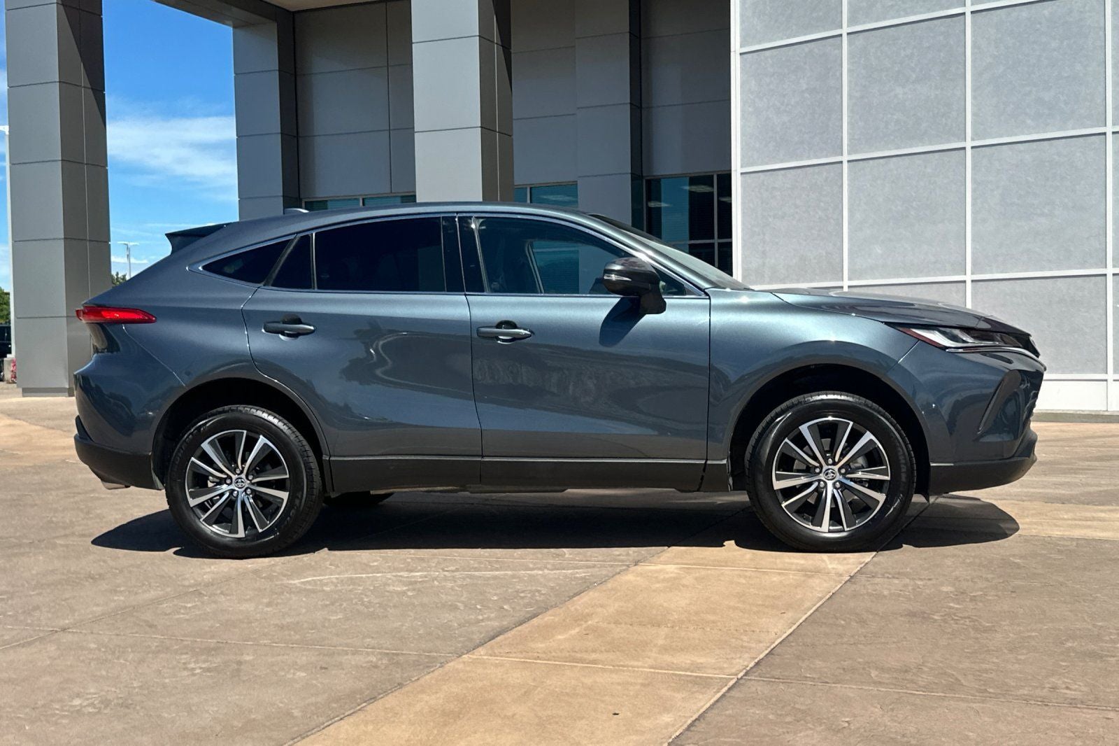 2024 Toyota Venza LE
