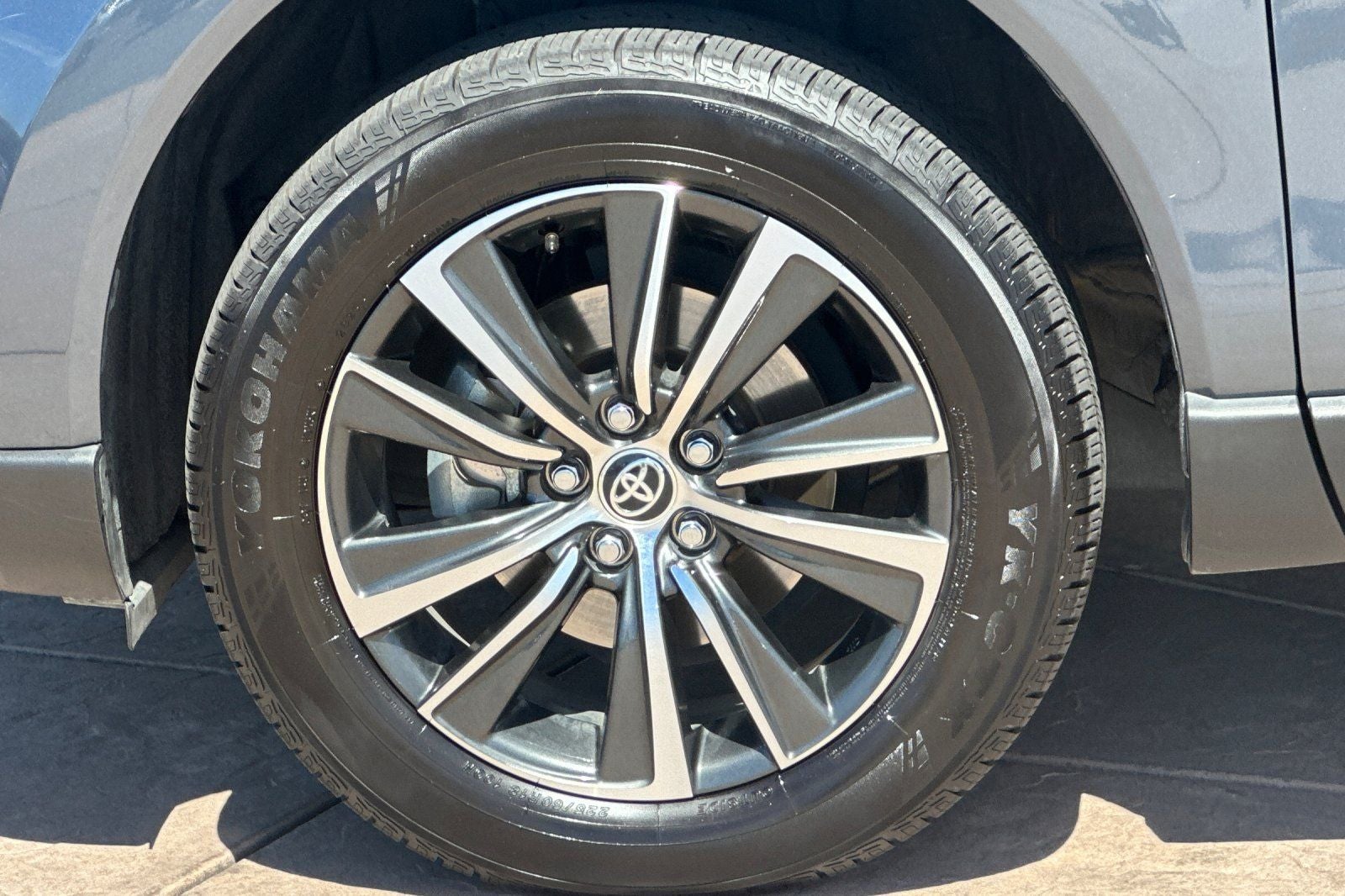 2024 Toyota Venza LE