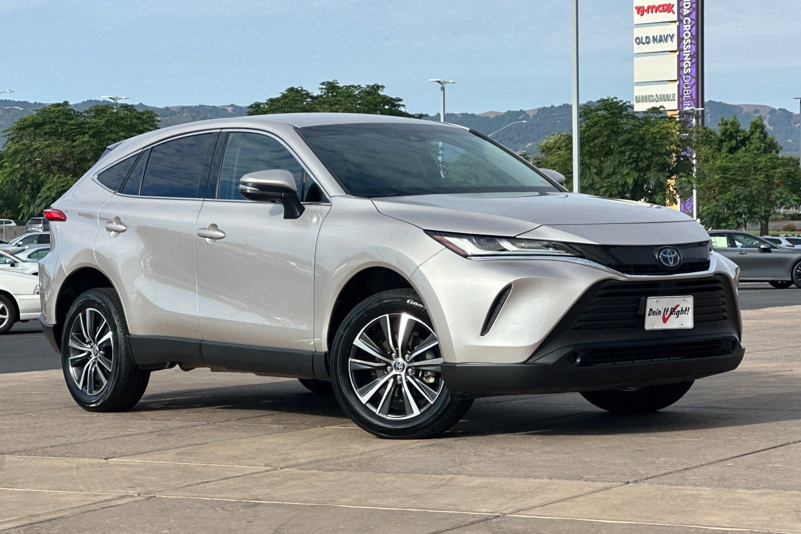 2024 Toyota Venza LE