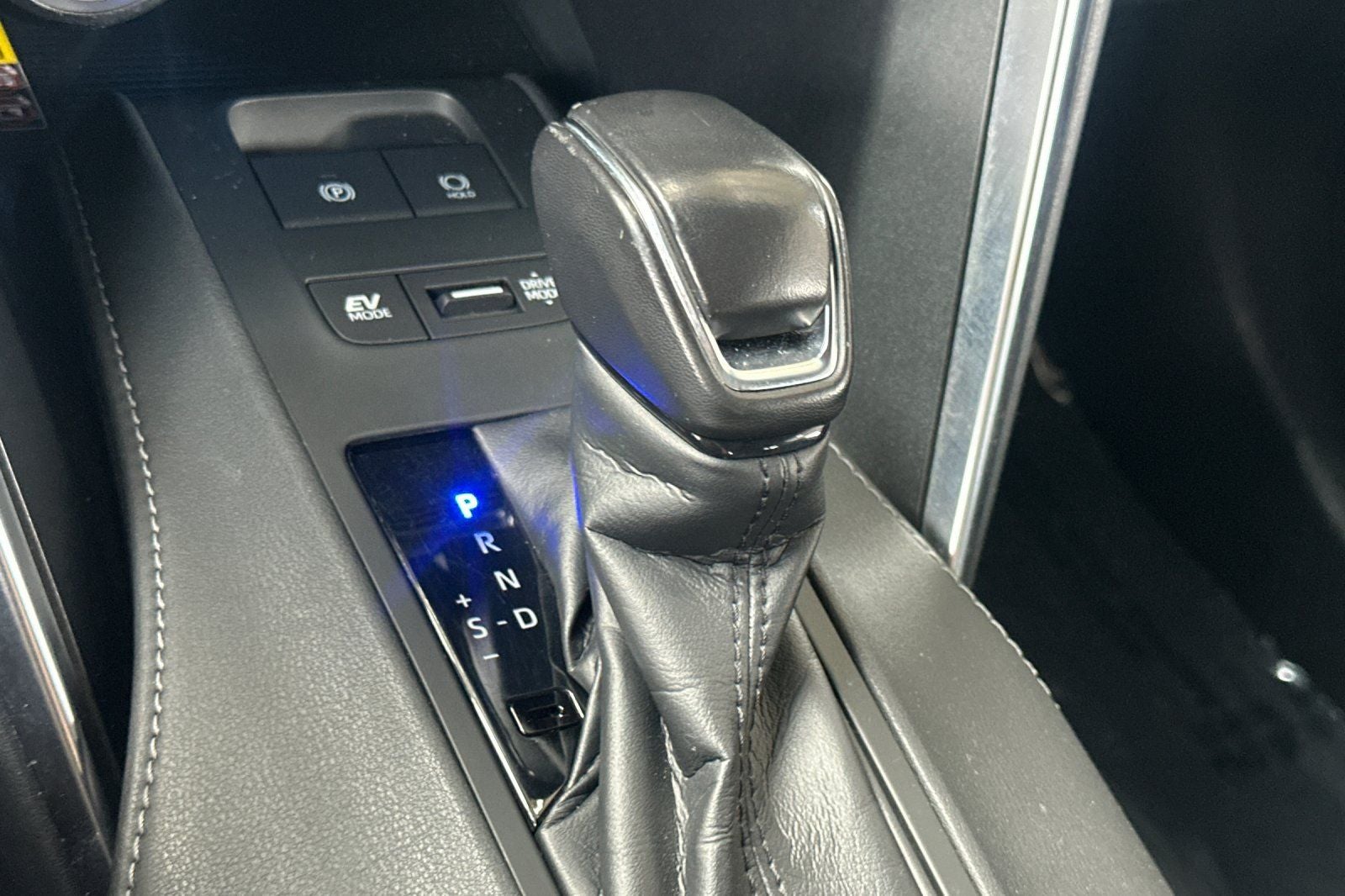 2024 Toyota Venza LE