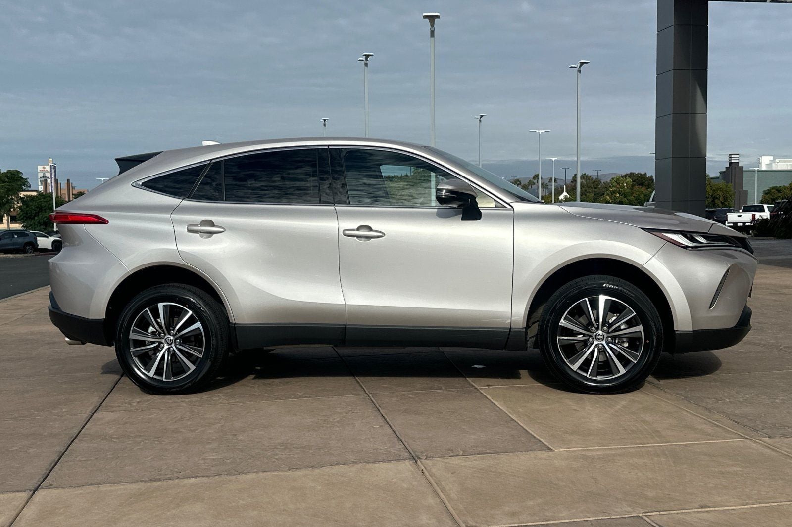 2024 Toyota Venza LE