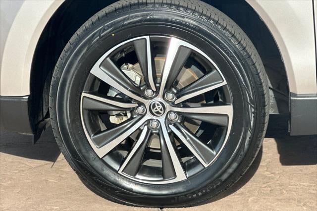 2024 Toyota Venza LE
