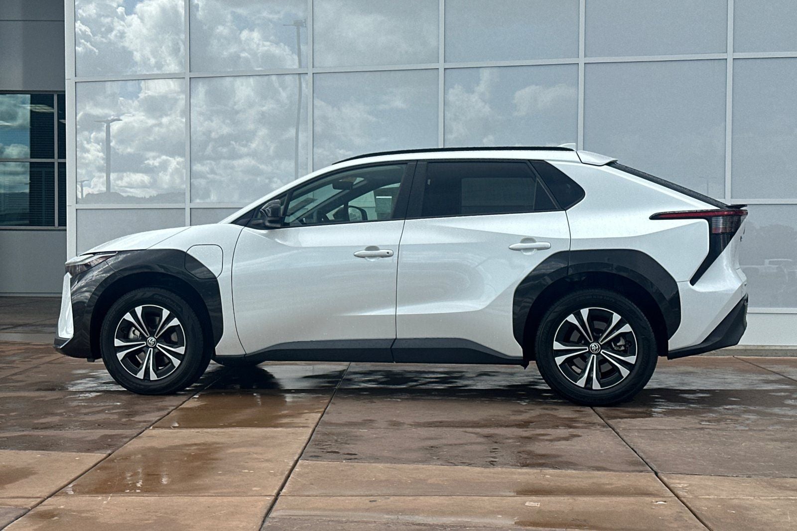 2024 Toyota bZ4X XLE