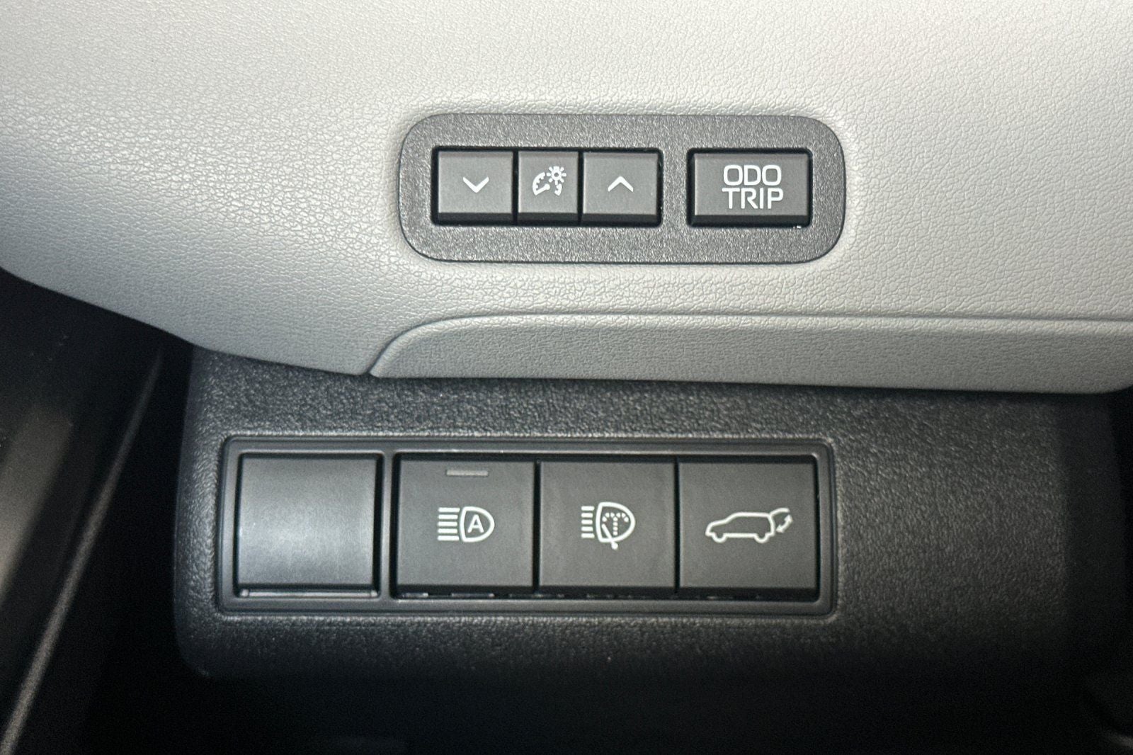 2026 Toyota C-HR Base