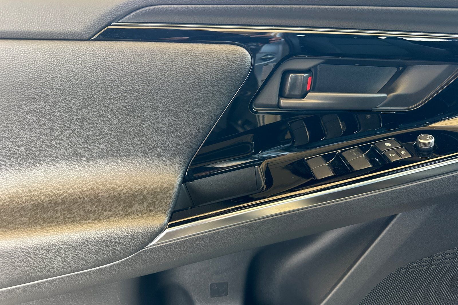 2023 Toyota bZ4X Limited