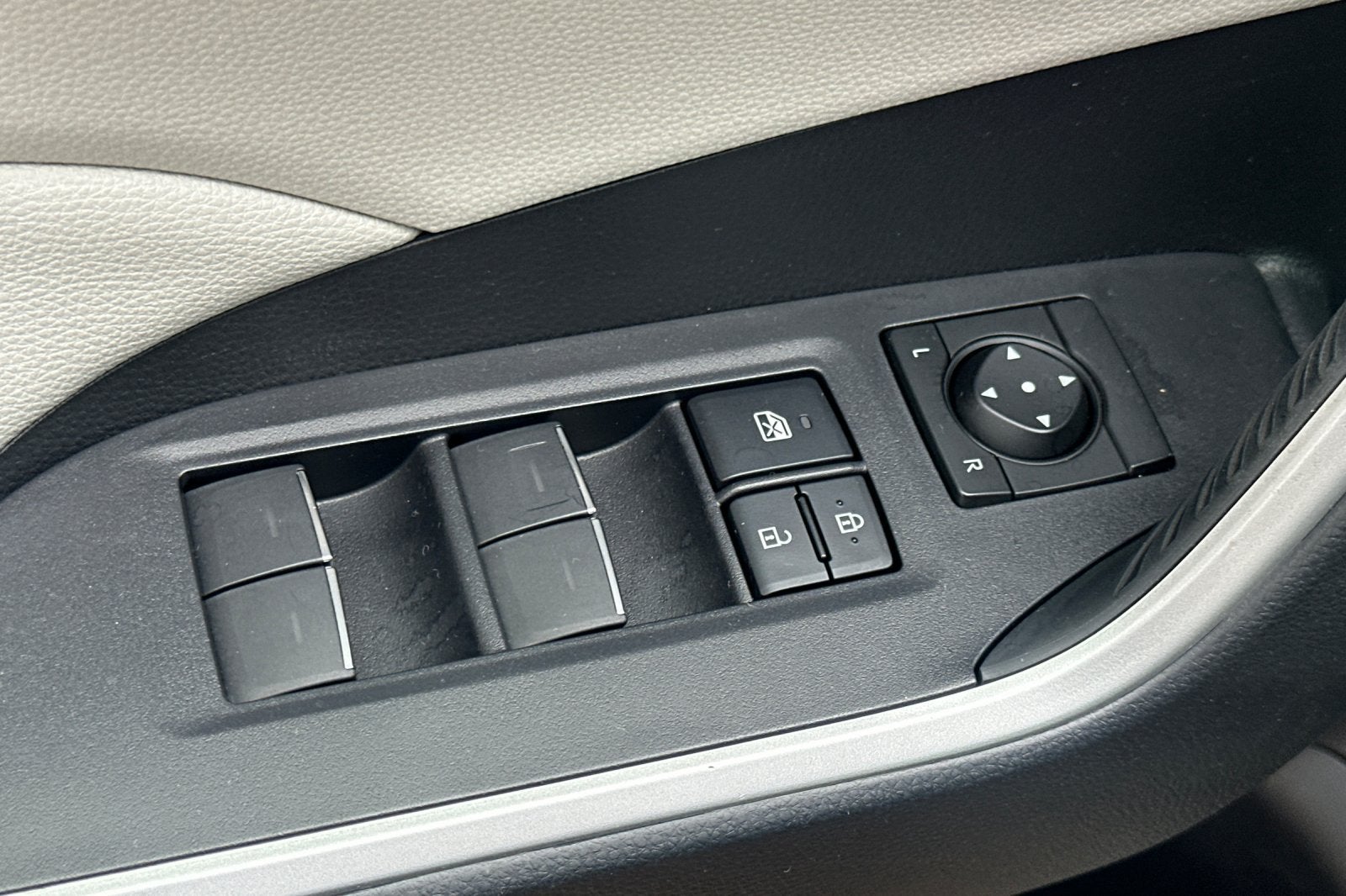 2025 Toyota RAV4 Hybrid XLE Premium