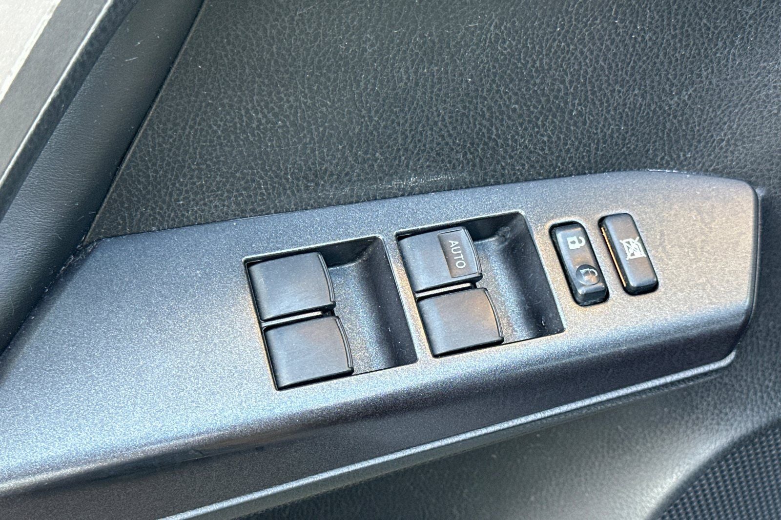 2018 Toyota RAV4 Hybrid LE