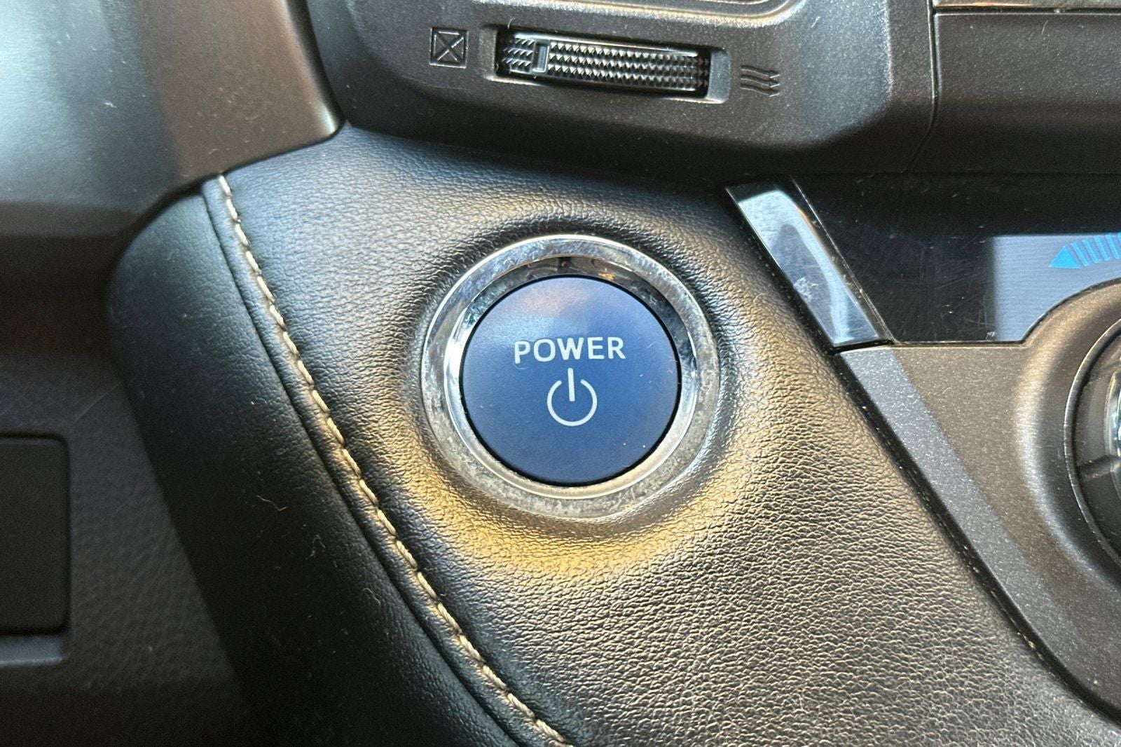 2018 Toyota RAV4 Hybrid LE