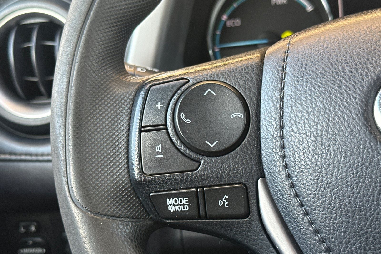 2018 Toyota RAV4 Hybrid LE