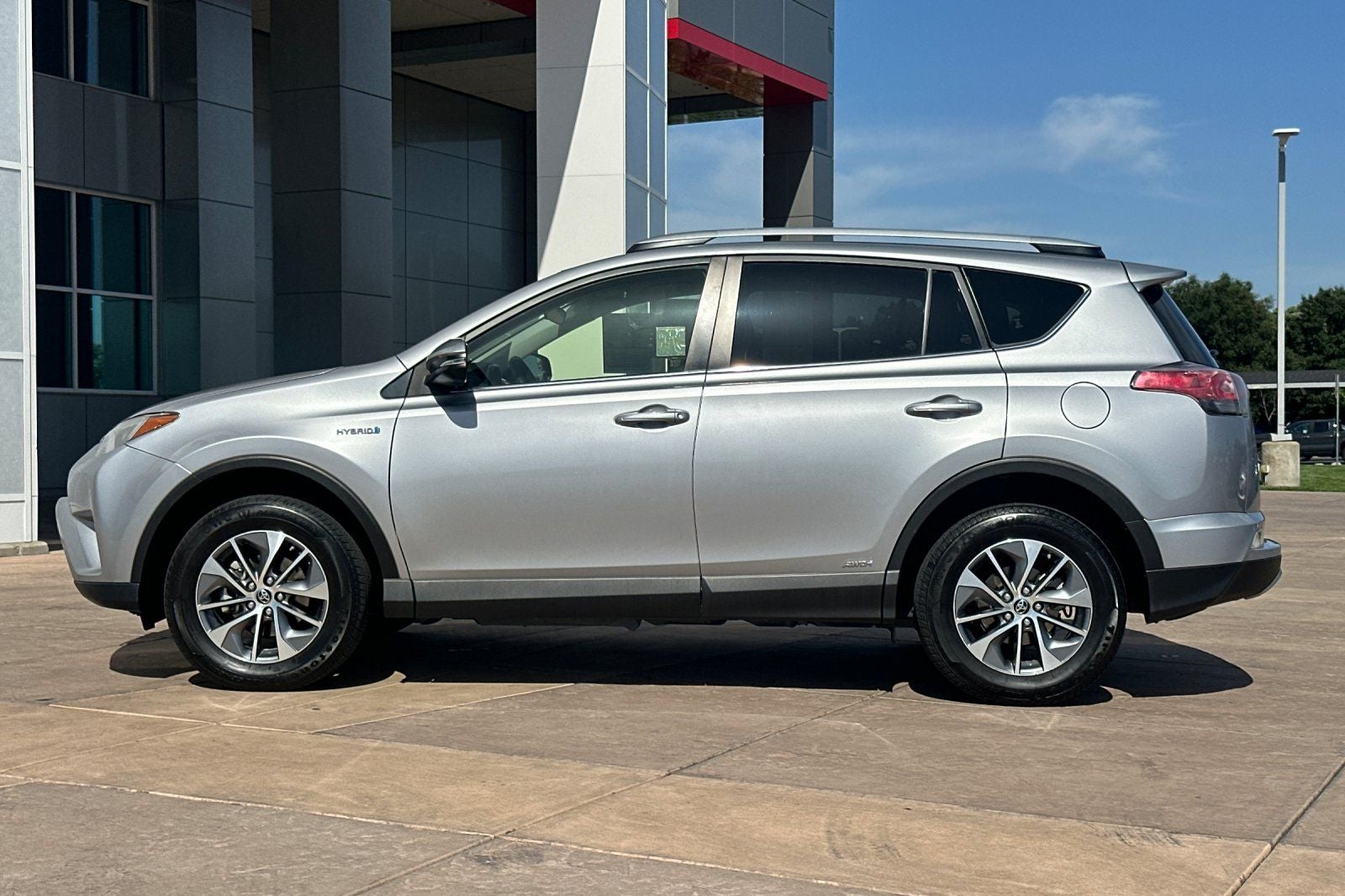 2018 Toyota RAV4 Hybrid LE
