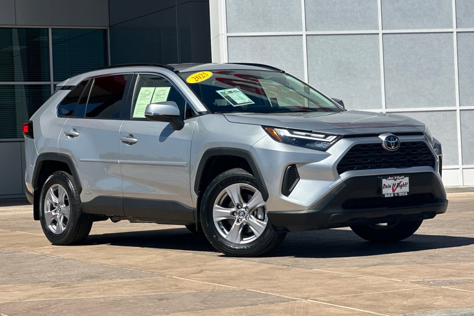 2025 Toyota RAV4 Hybrid XLE