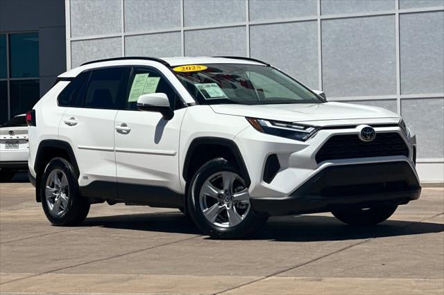 2025 Toyota RAV4 Hybrid XLE