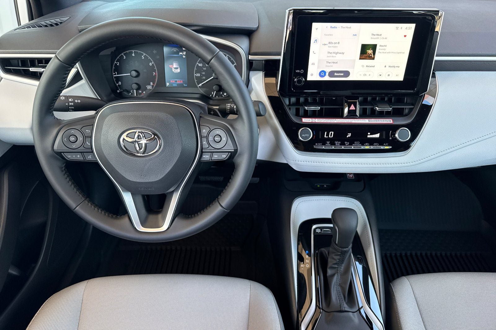 2026 Toyota Corolla Hatchback SE