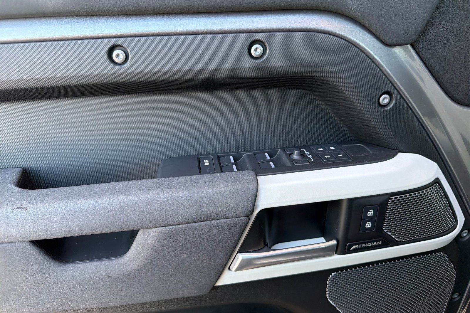 2023 Land Rover Defender 110 S