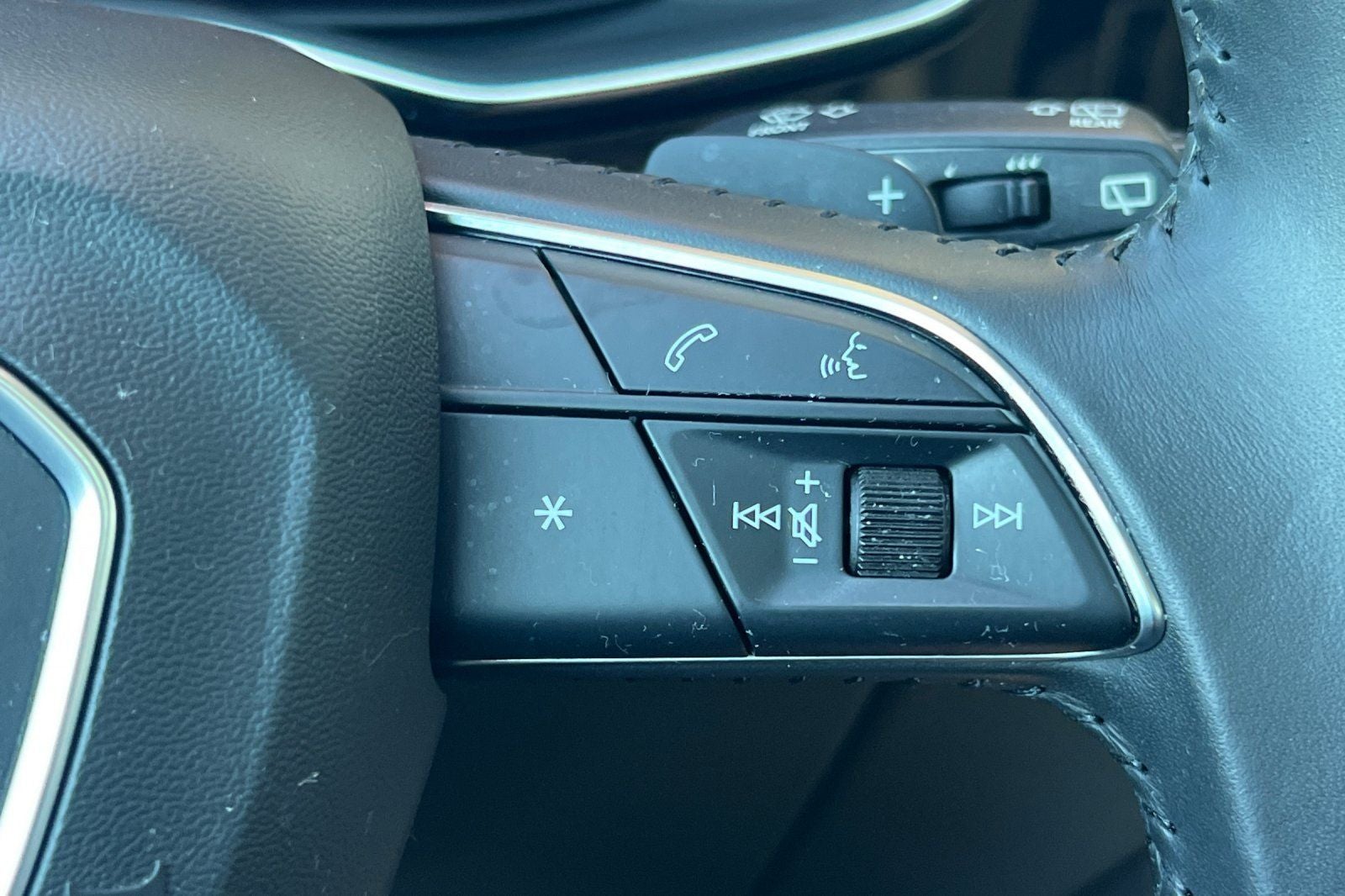 2020 Audi Q7 45 Premium Plus quattro