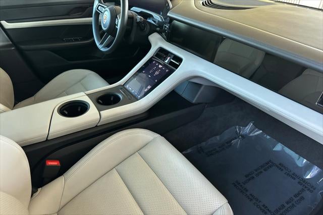 2022 Porsche Taycan Base