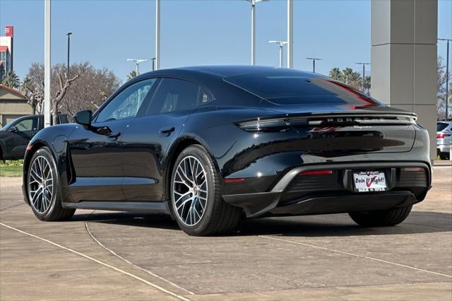 2022 Porsche Taycan Base