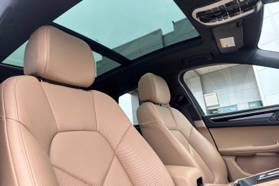 2022 Porsche Macan Base