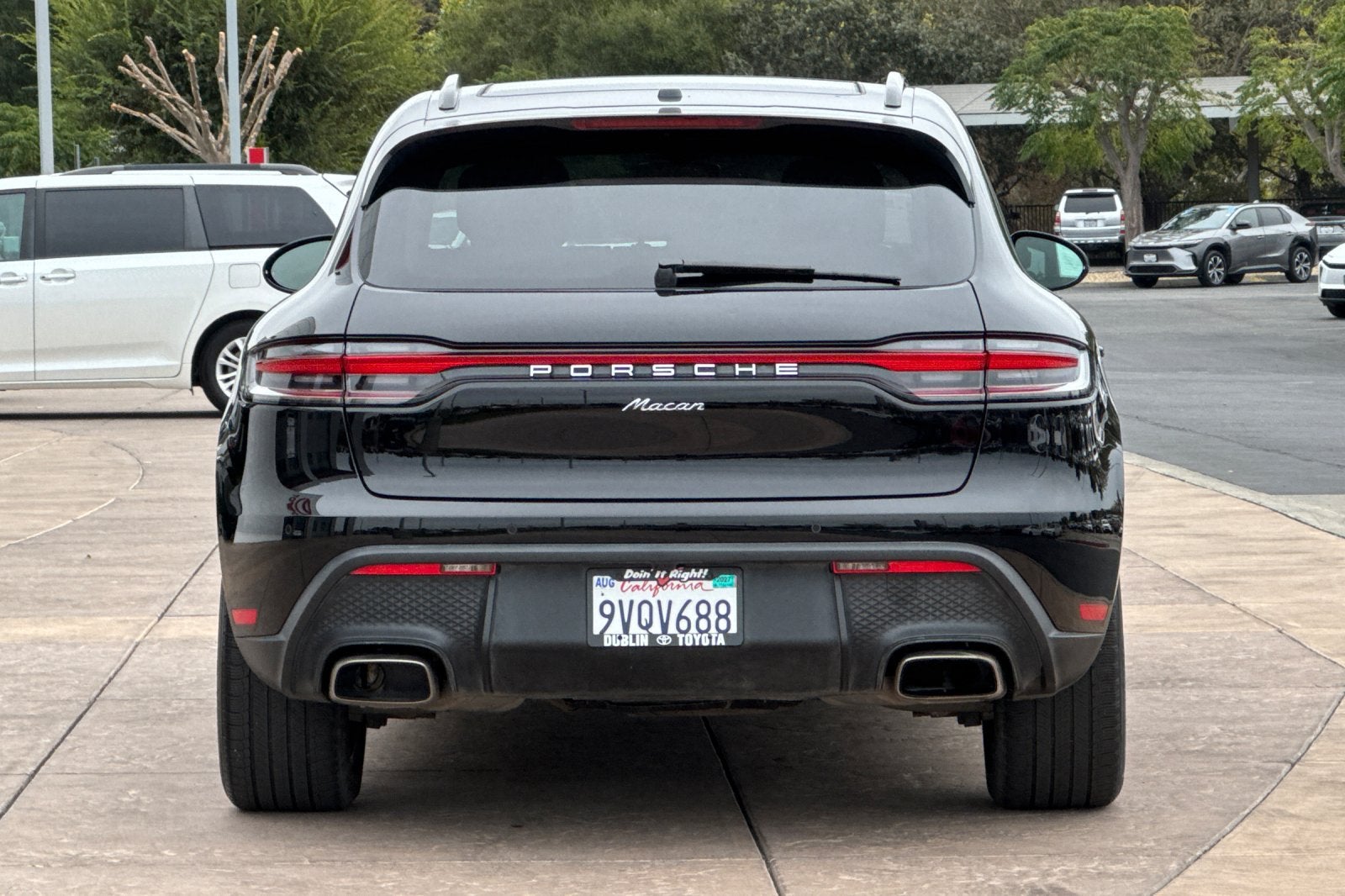 2022 Porsche Macan Base