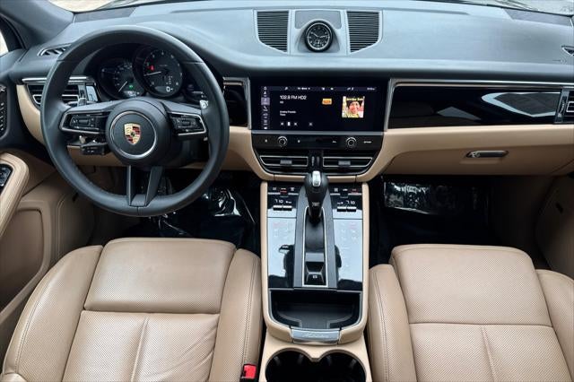 2022 Porsche Macan Base