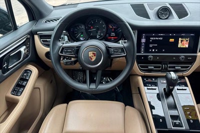 2022 Porsche Macan Base