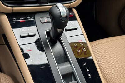 2022 Porsche Macan Base