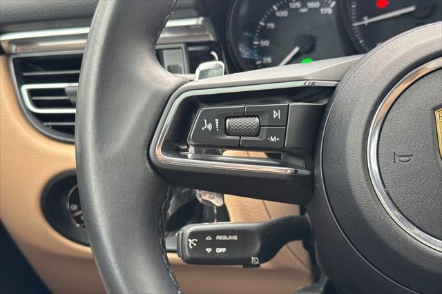 2022 Porsche Macan Base