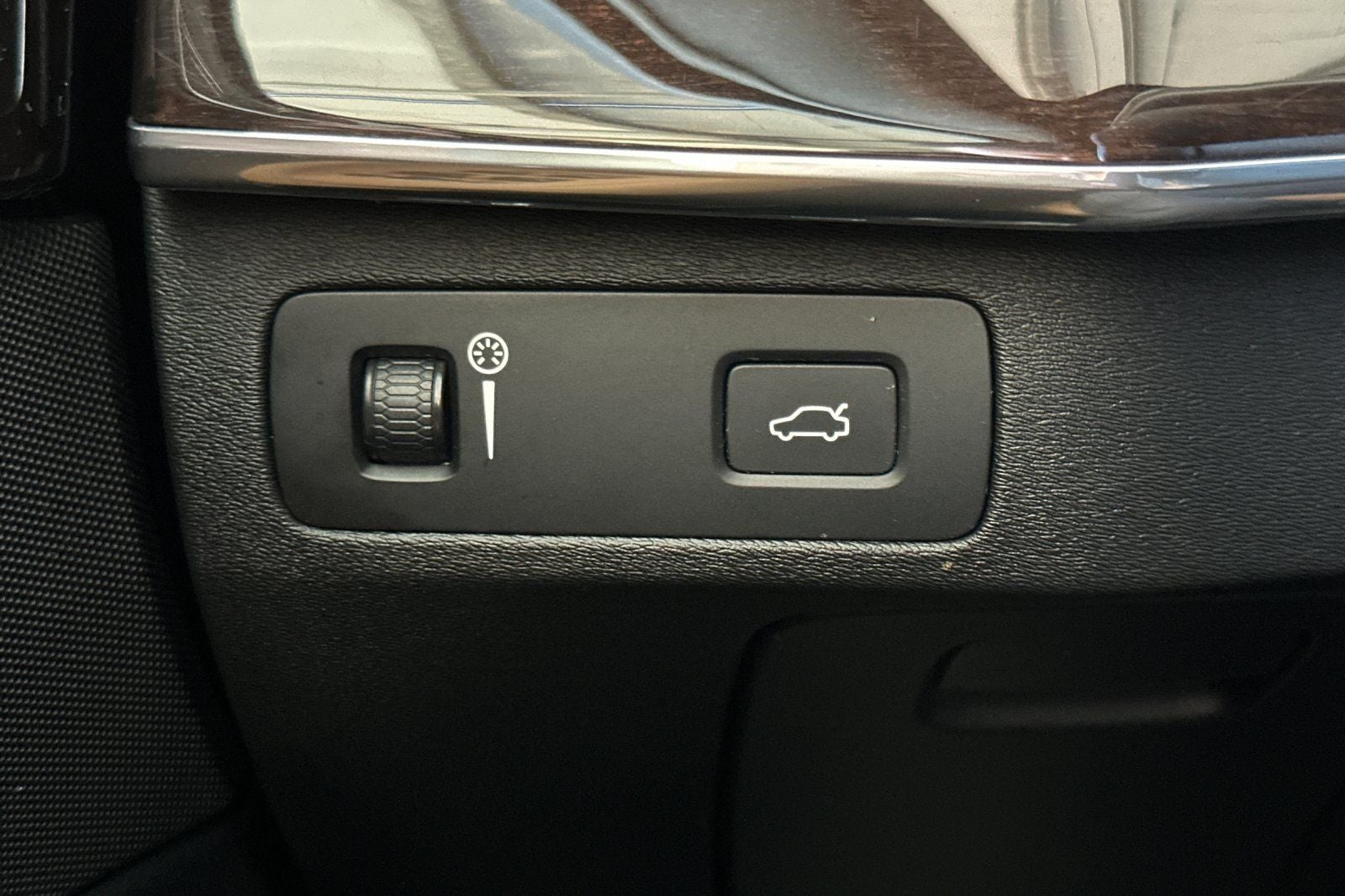 2019 Volvo XC90 T6 Momentum