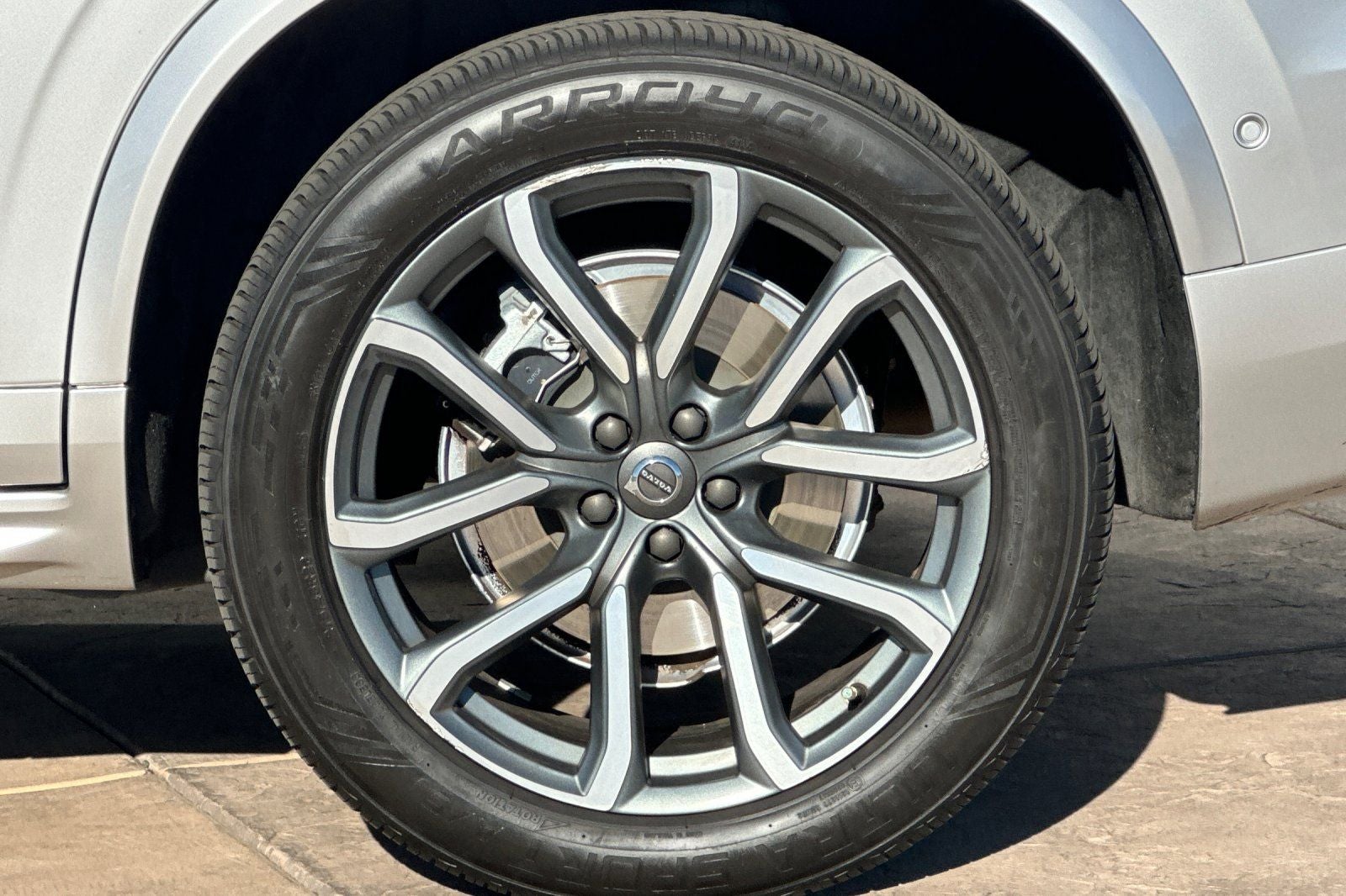 2019 Volvo XC90 T6 Momentum