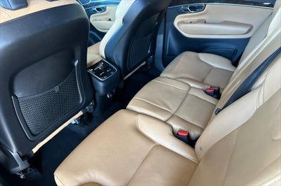 2019 Volvo XC90 T6 Momentum