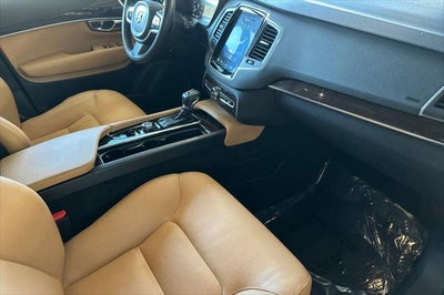 2019 Volvo XC90 T6 Momentum