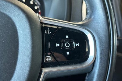 2019 Volvo XC90 T6 Momentum