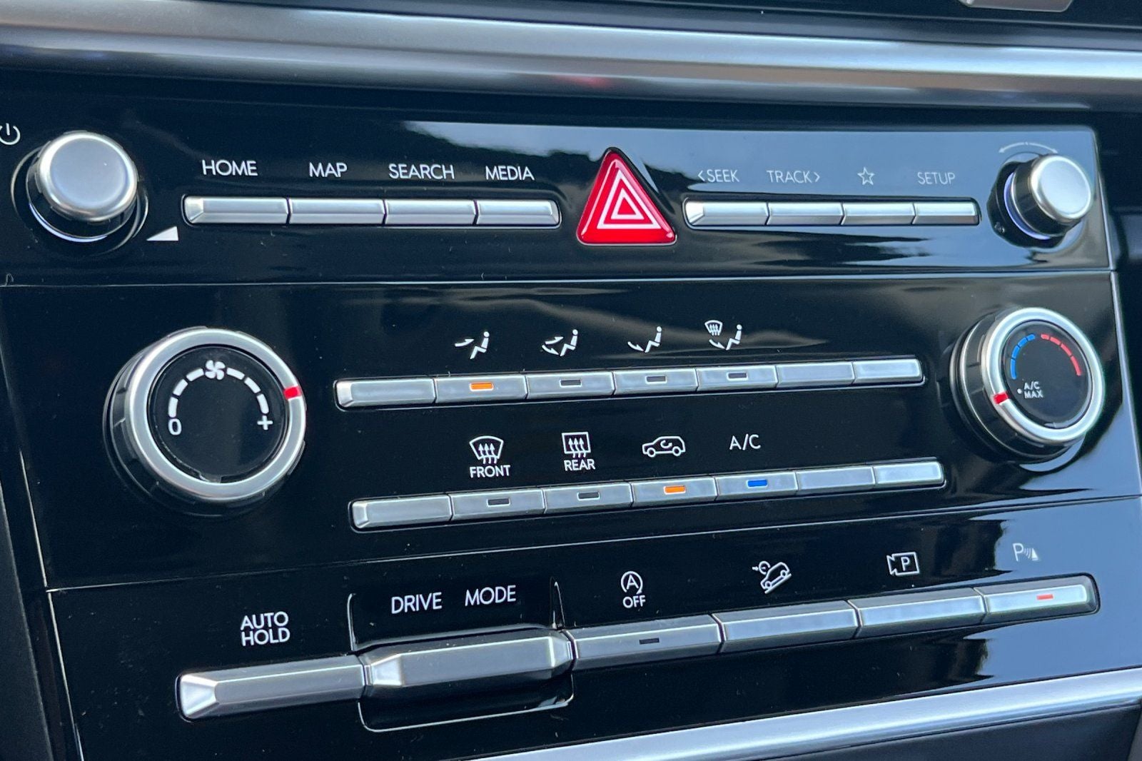 2027 Hyundai Santa Fe SE