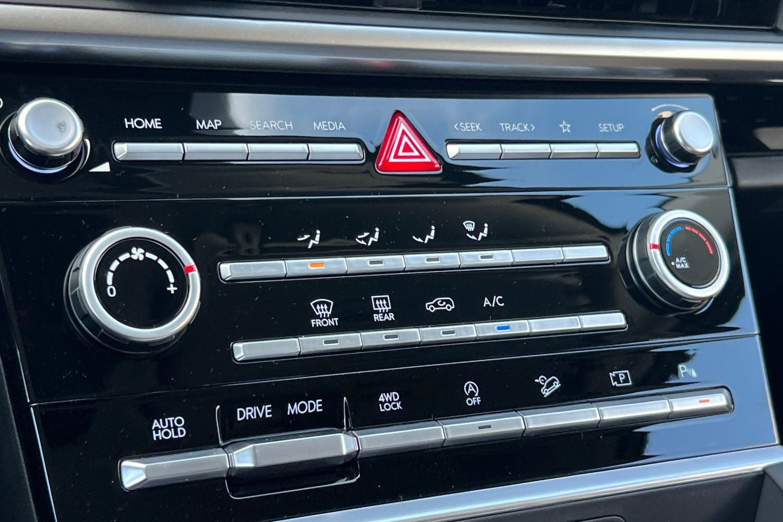 2027 Hyundai Santa Fe SE
