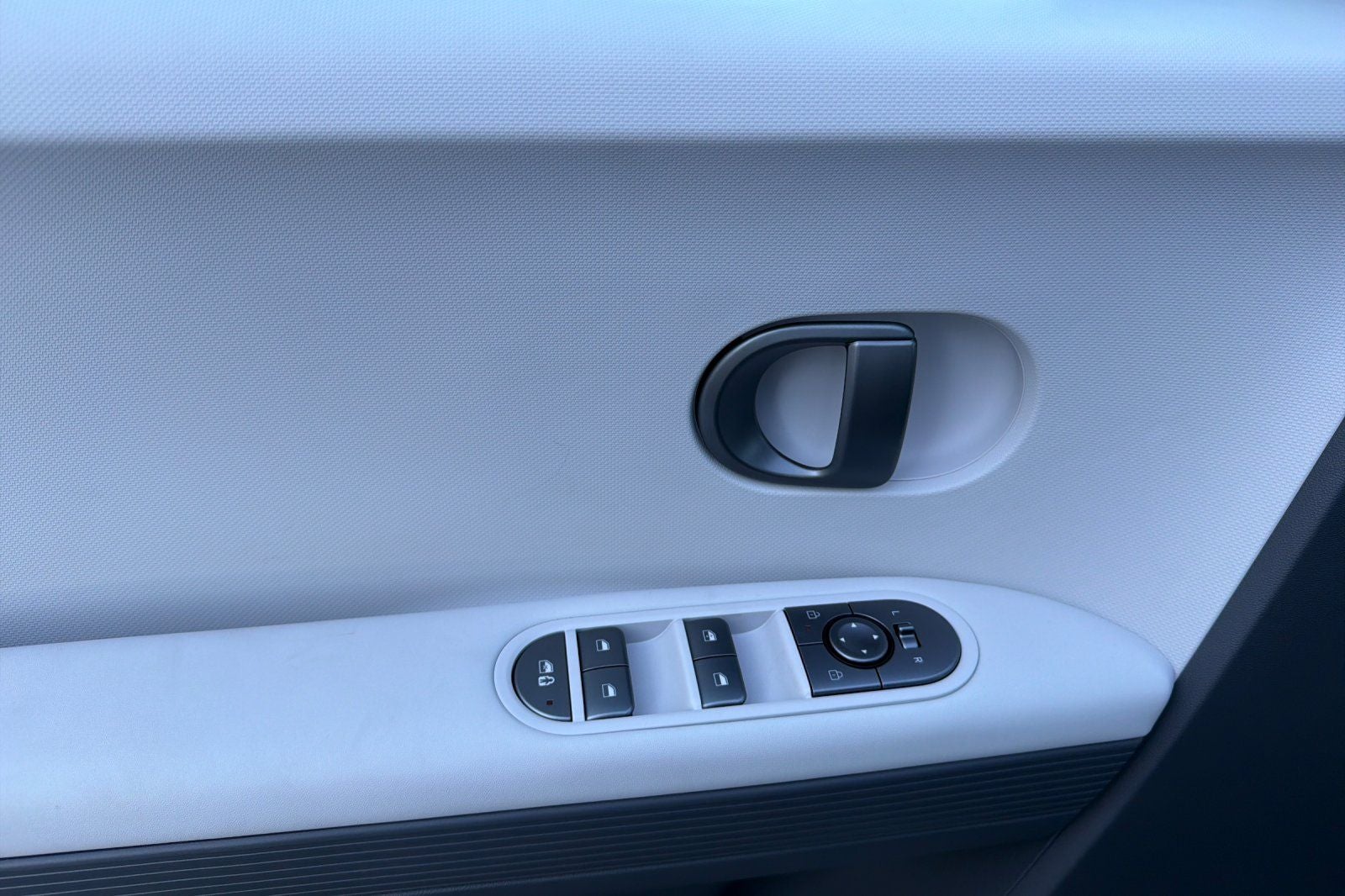 2026 Hyundai IONIQ 5 SE