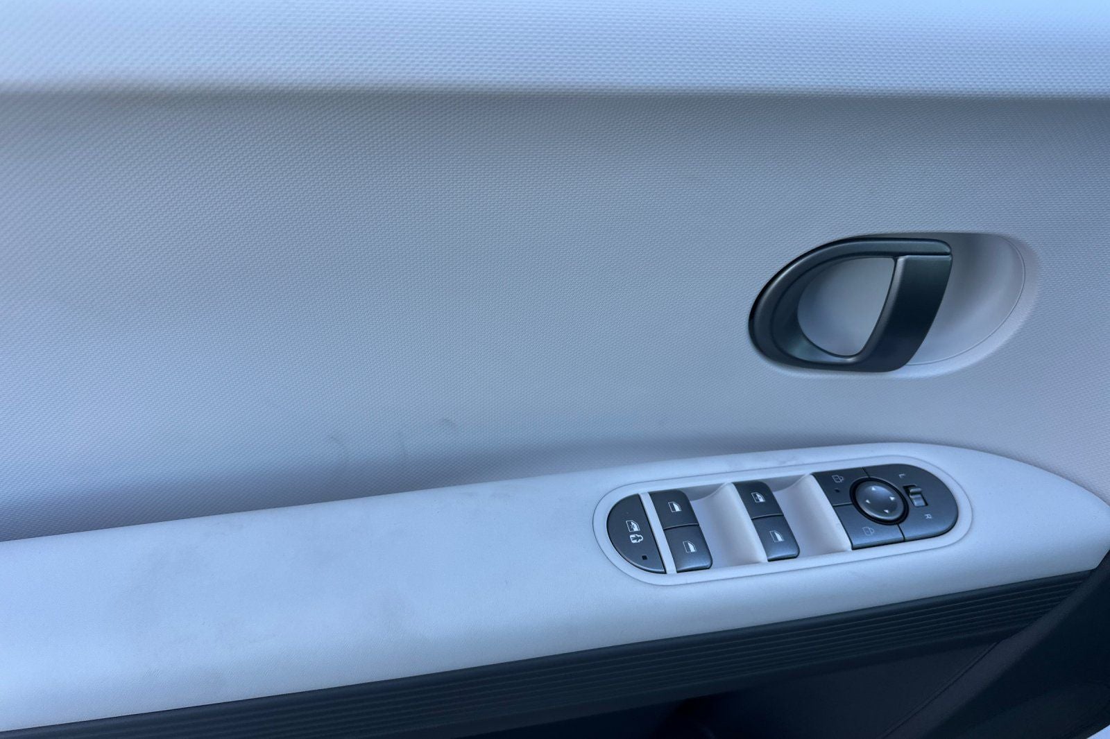 2026 Hyundai IONIQ 5 SE