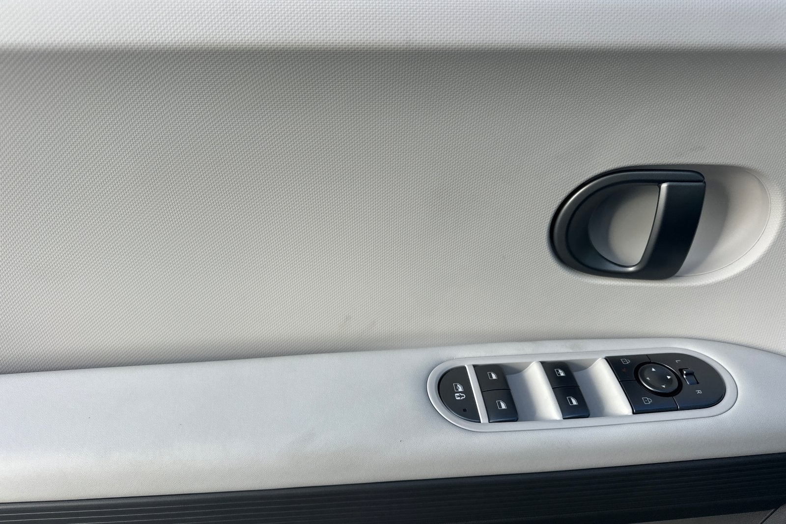 2027 Hyundai IONIQ 5 SE