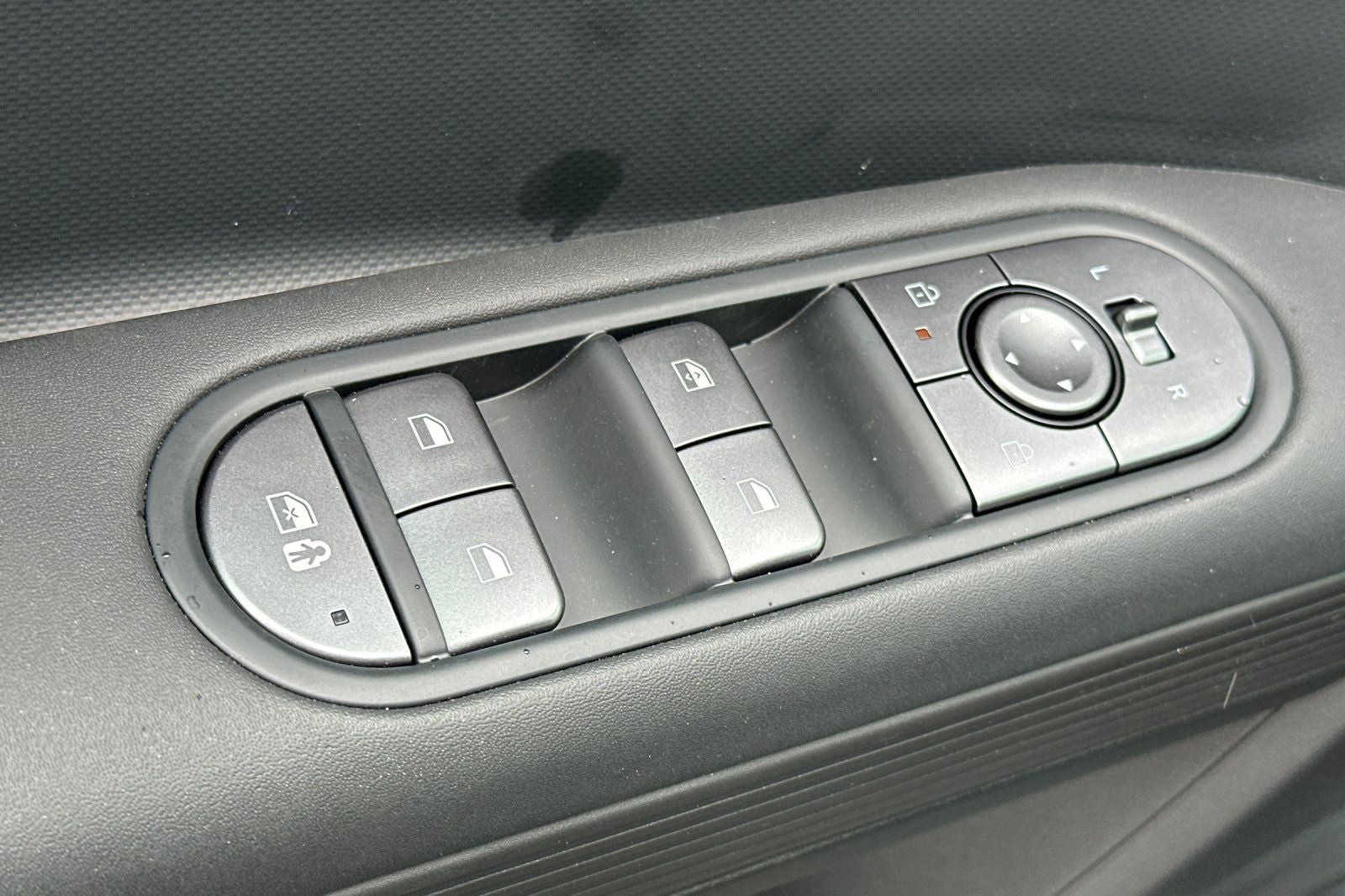 2025 Hyundai IONIQ 5 SE Standard Range