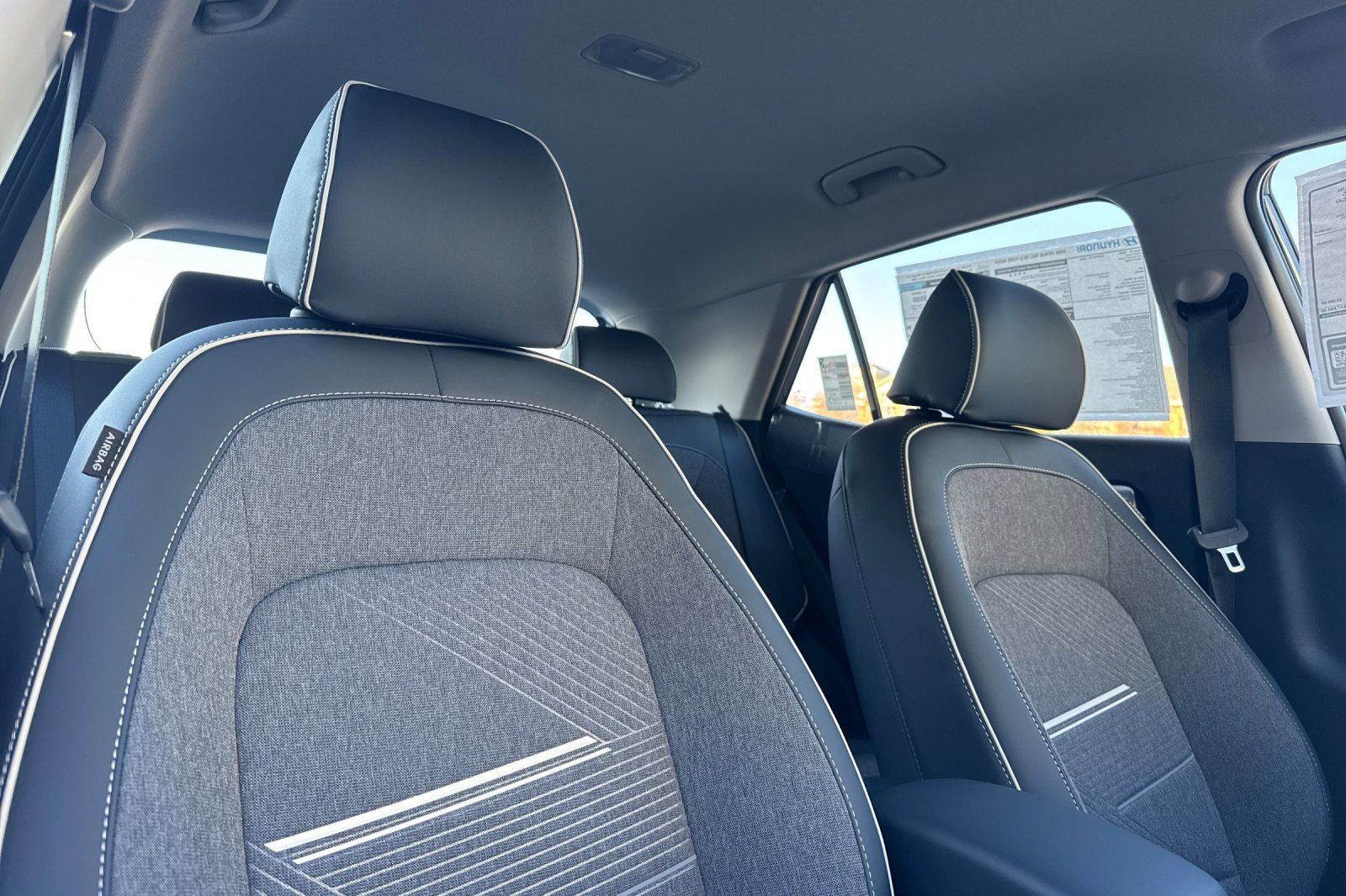 2026 Hyundai Venue SEL w/Two-Tone Roof