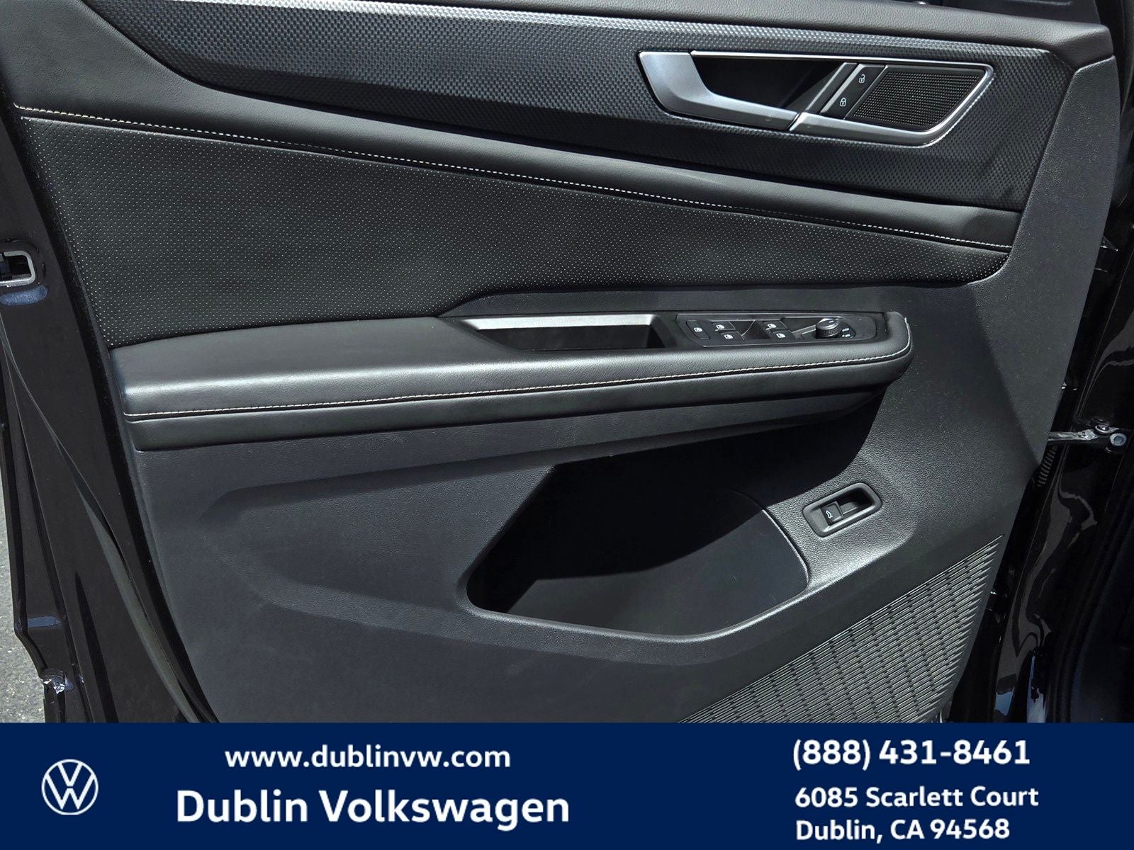 2024 Volkswagen Atlas Cross Sport 2.0T SEL R-Line