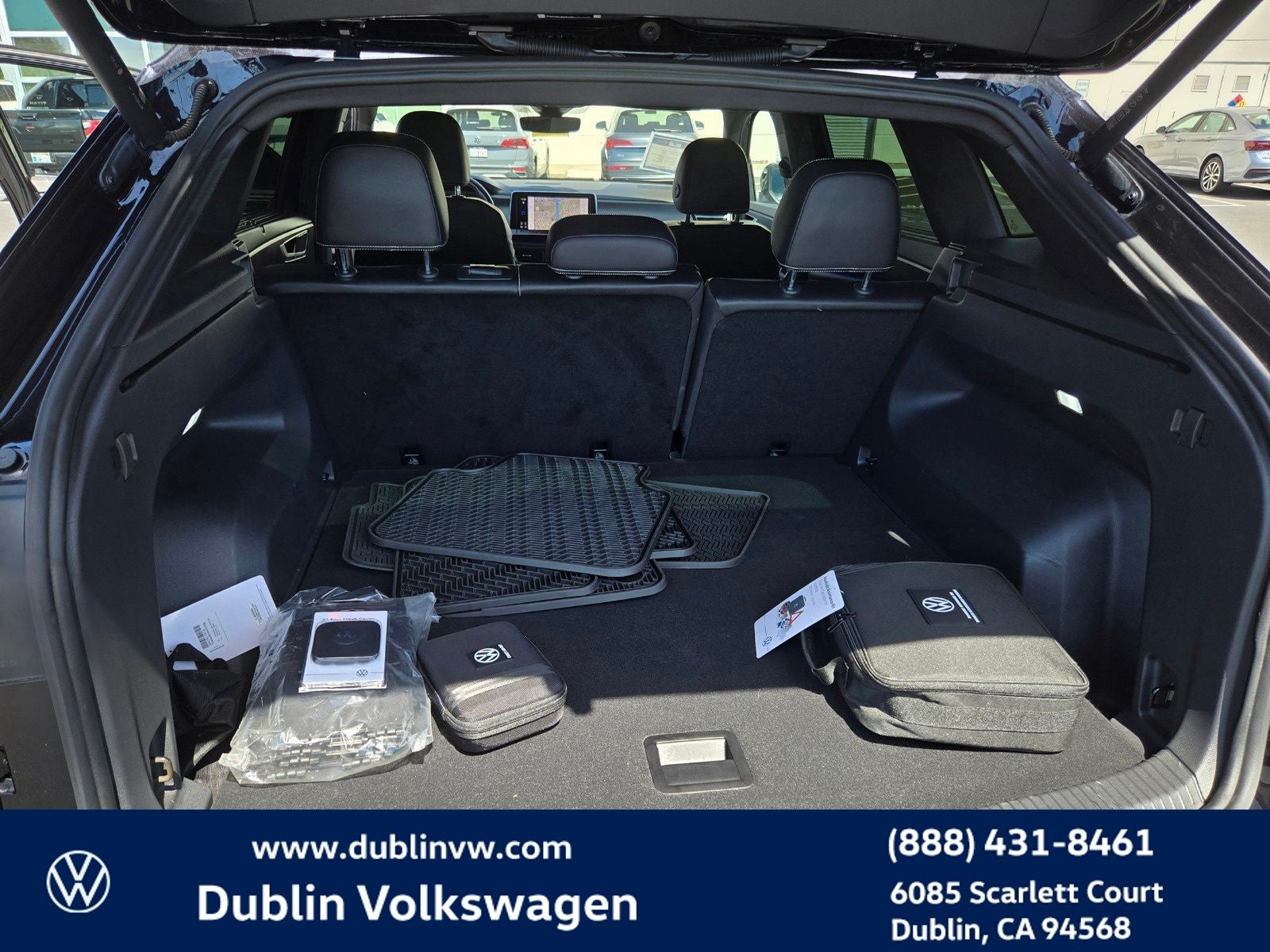 2024 Volkswagen Atlas Cross Sport 2.0T SEL R-Line