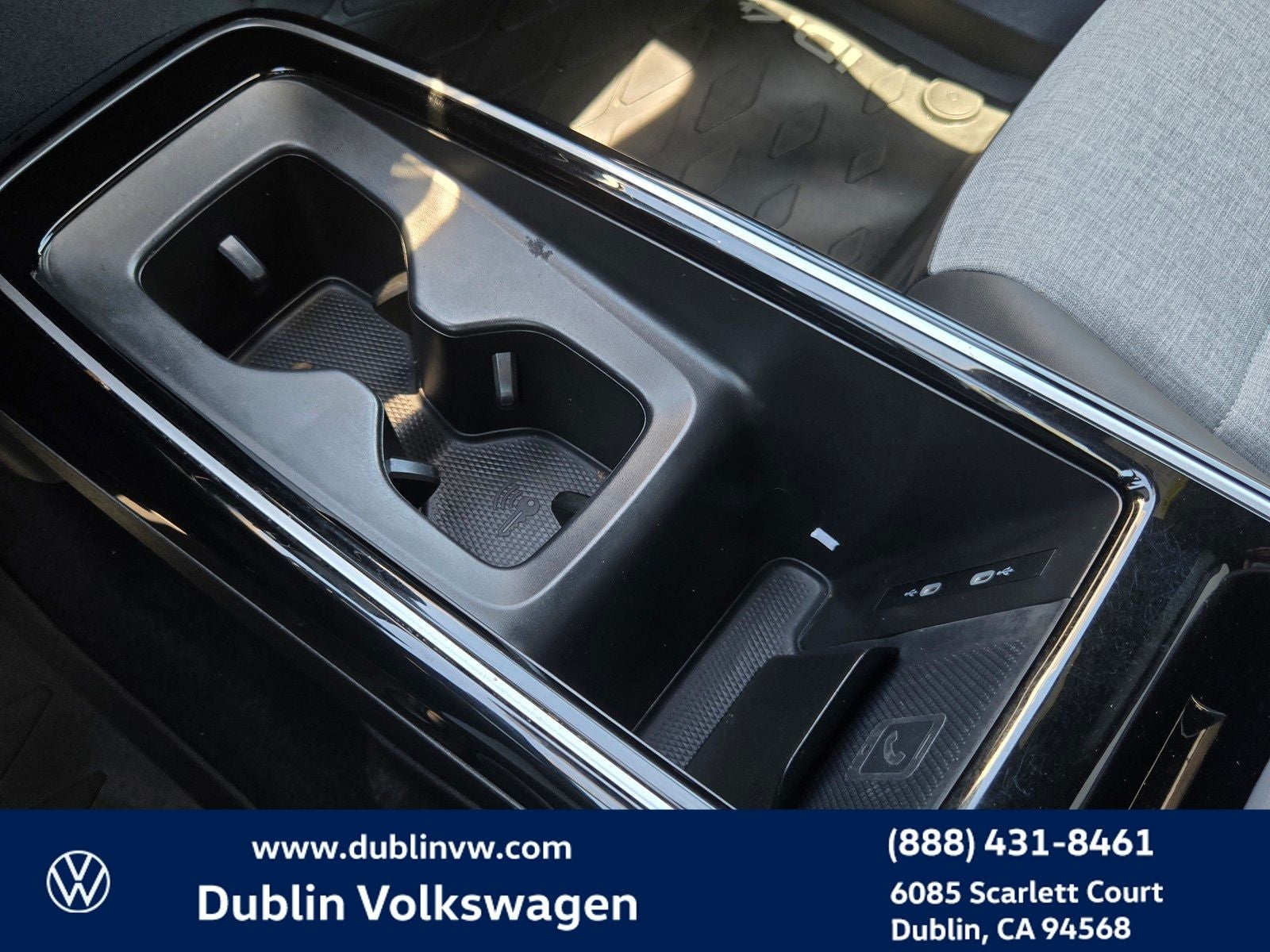 2023 Volkswagen ID.4 Pro