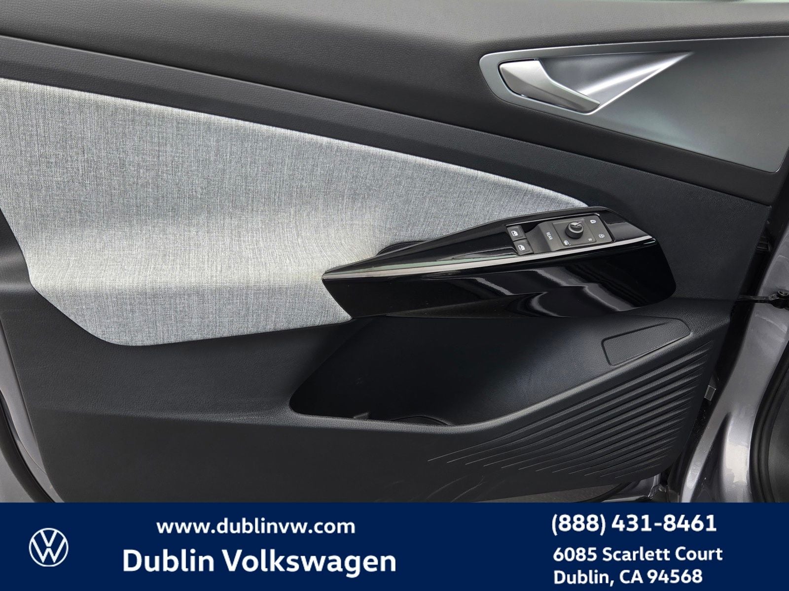 2023 Volkswagen ID.4 Pro