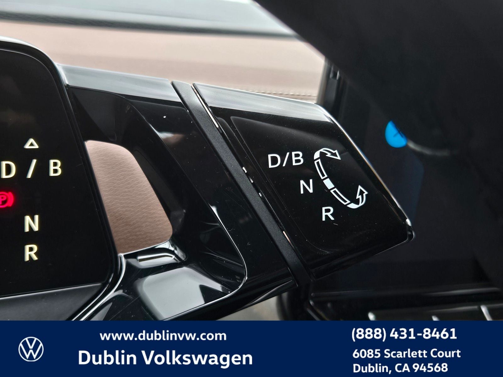 2023 Volkswagen ID.4 Pro