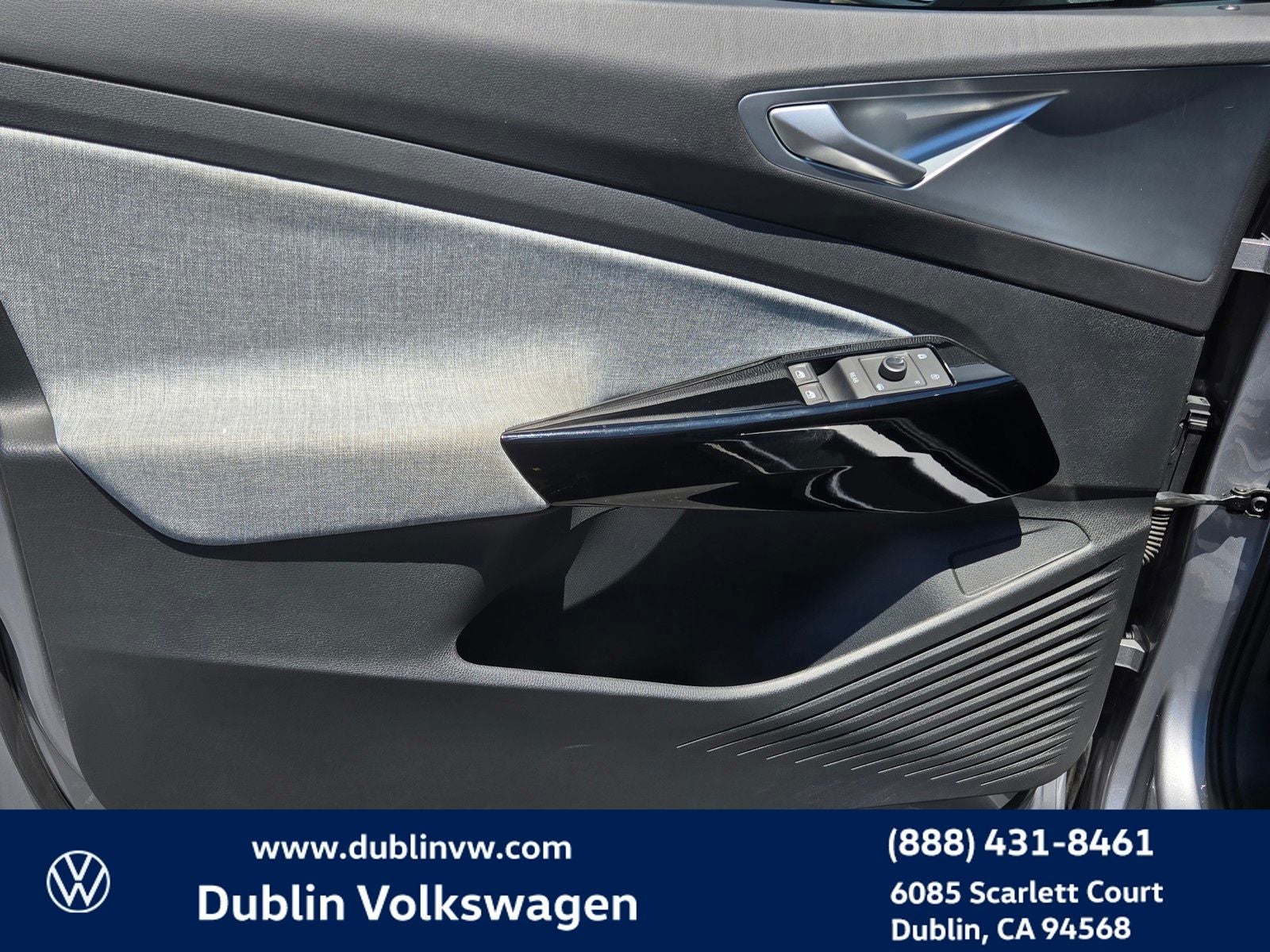 2023 Volkswagen ID.4 Pro