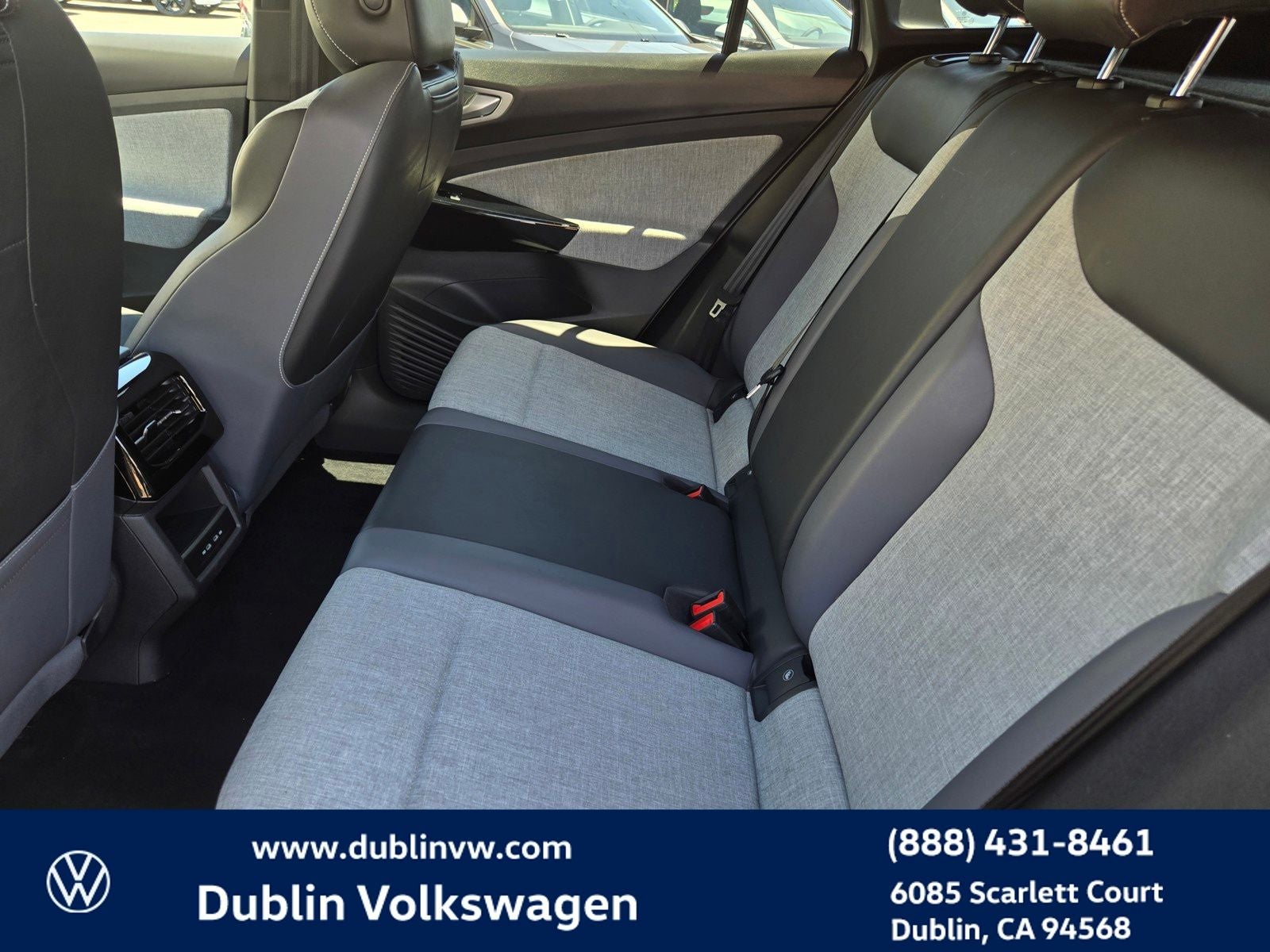 2023 Volkswagen ID.4 Pro