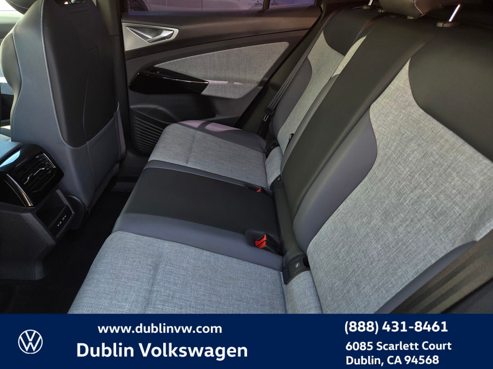 2023 Volkswagen ID.4 Pro