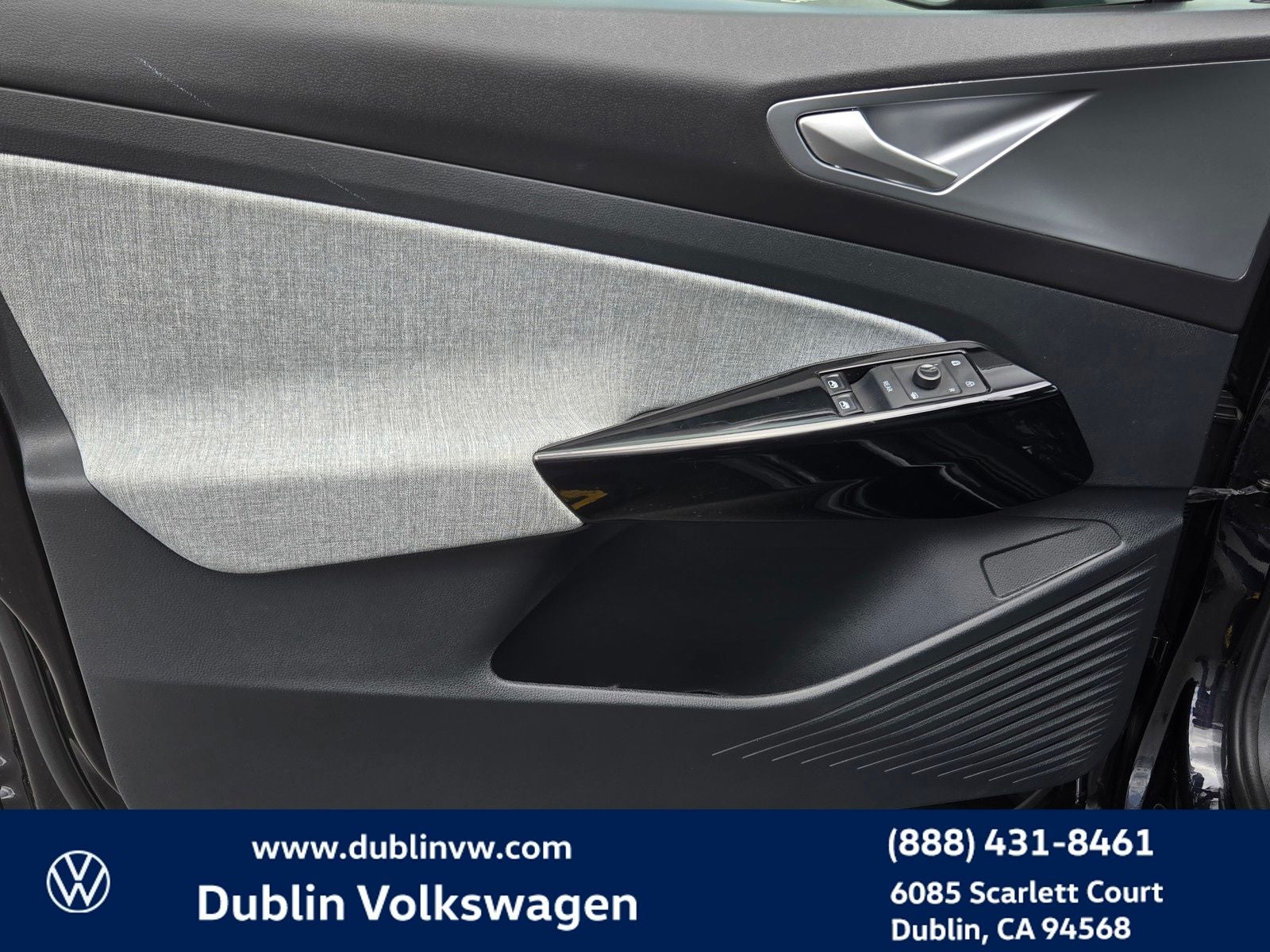 2023 Volkswagen ID.4 Pro