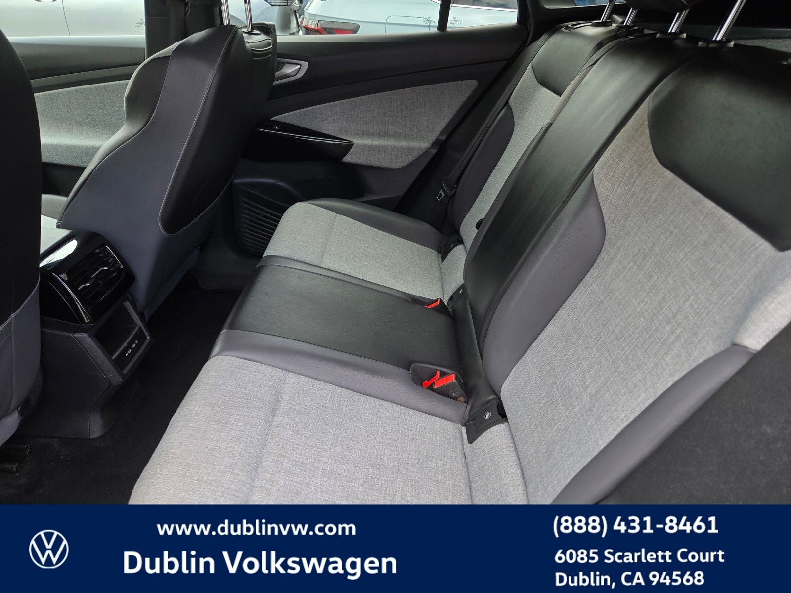 2023 Volkswagen ID.4 Pro