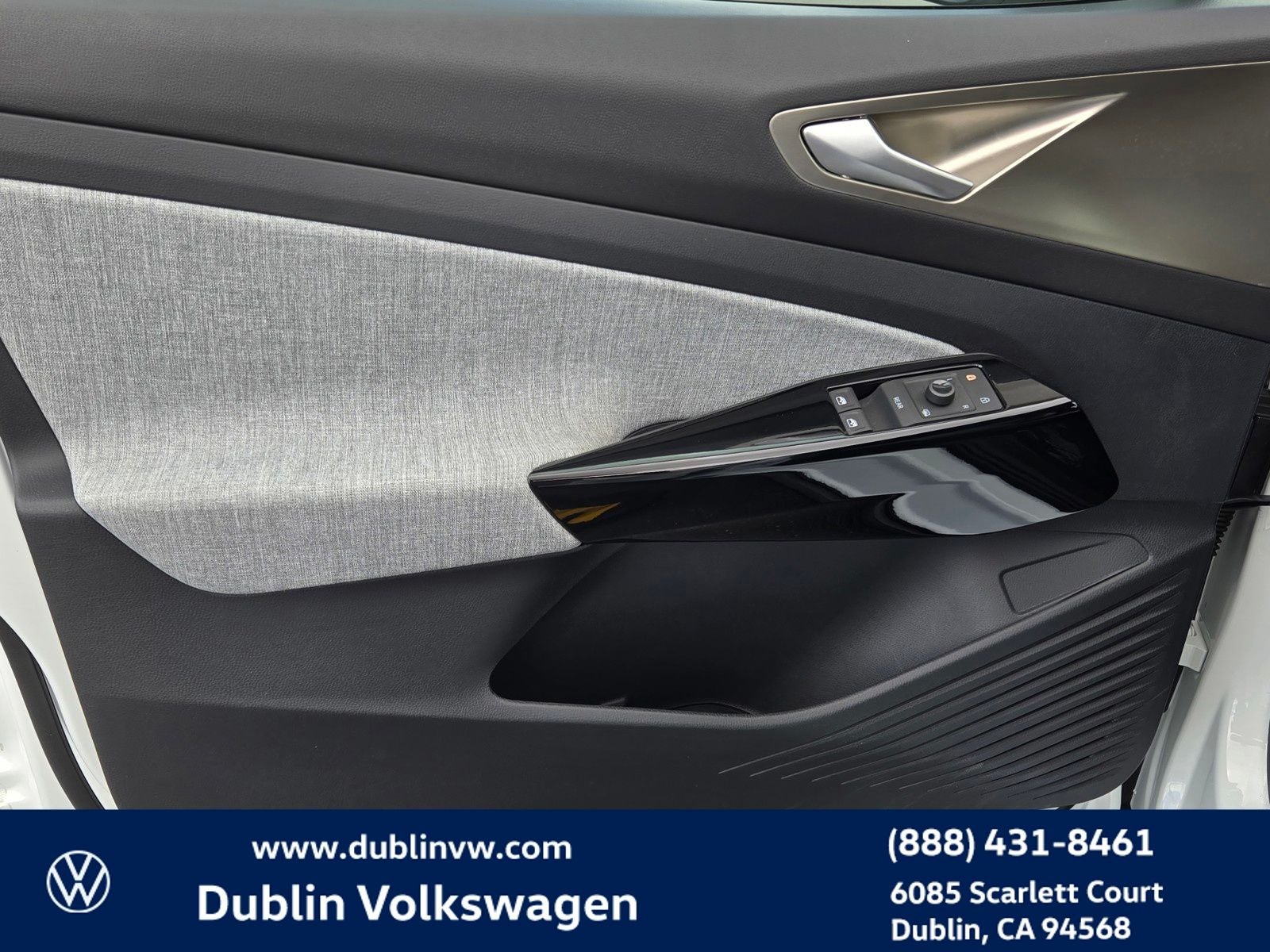 2023 Volkswagen ID.4 Pro